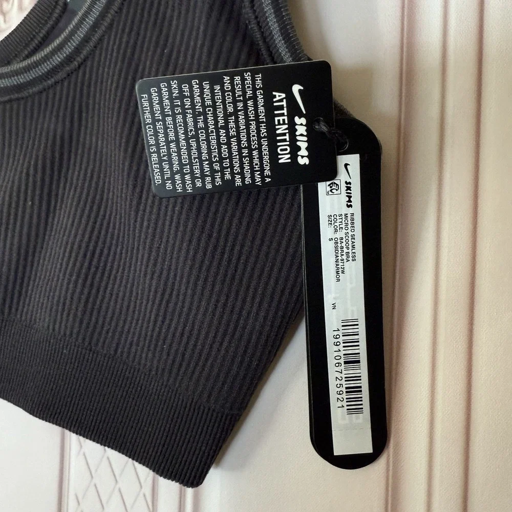 NWT SKIMS X Nike Ribbed Seamless Micro Scoop Bra Sz S Obsidian/Armor - Picture 3 of 11